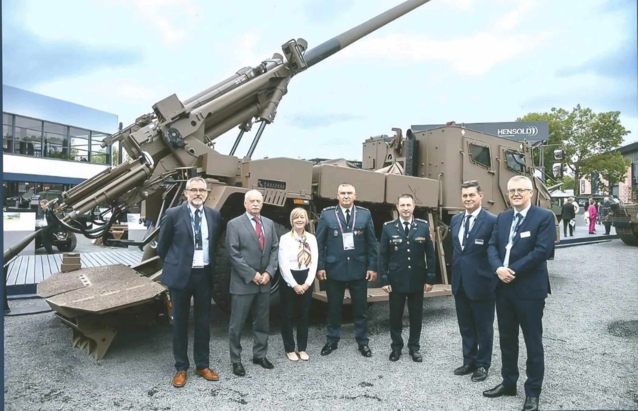 Radu Oprea cu Mihai Filip si cu Petrica Usurelu...