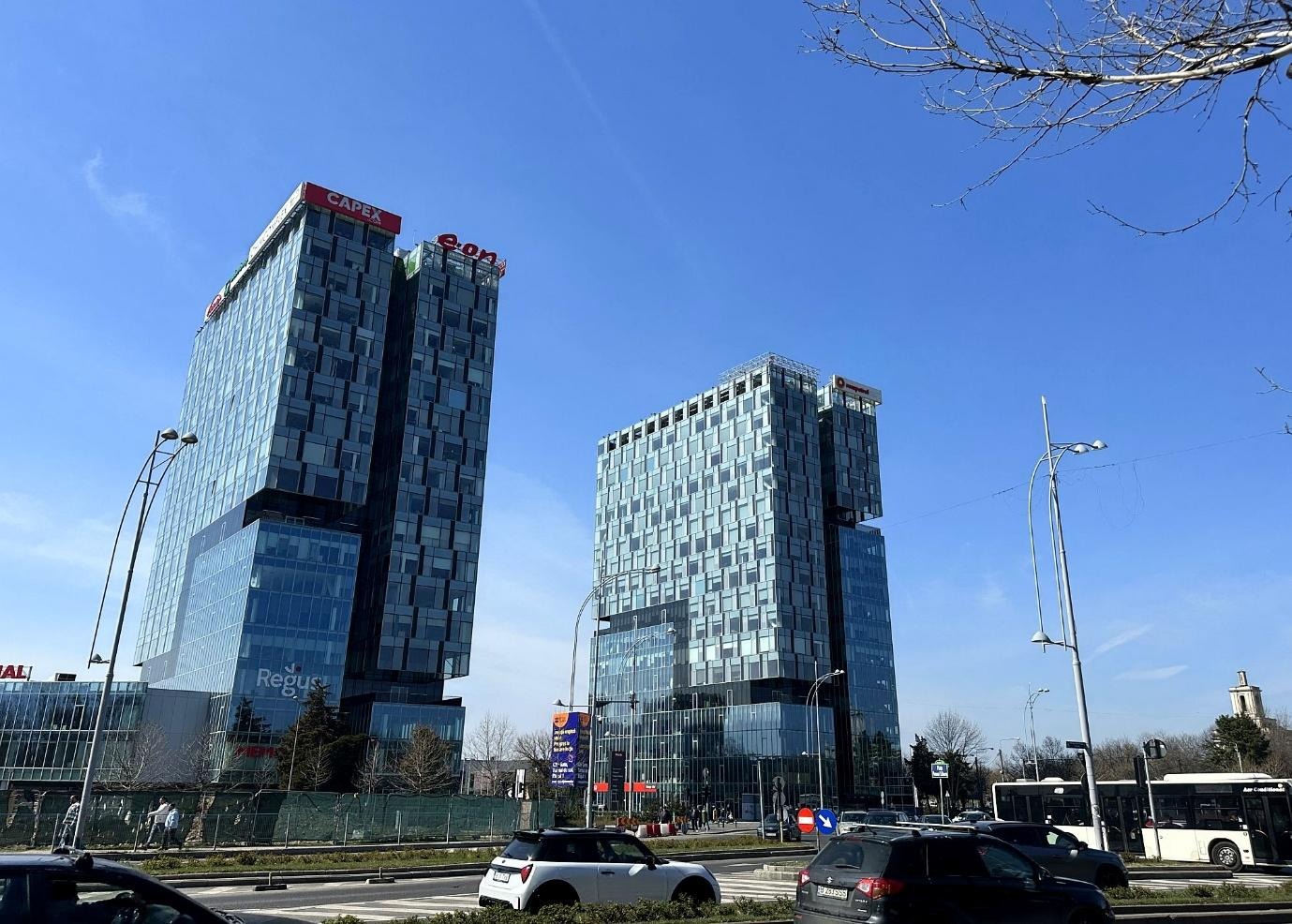 spatii de birouri Bucuresti alegere strategica companie, inchiriere birouri Bucuresti criterii locatie metrou, cost real birouri Bucuresti chirie mentenanta utilitati, birouri flexibile Bucuresti coworking si spatii modulare, cladiri verzi Bucuresti BREEAM LEED office, experienta angajati birou facilitati moderne Bucuresti, zone birouri Bucuresti Floreasca Victoriei Grozavesti, piata office Bucuresti tendinte 2026 smart office, inchiriere spatii birouri Bucuresti companii corporate, ghid alegere birouri Bucuresti business Romania